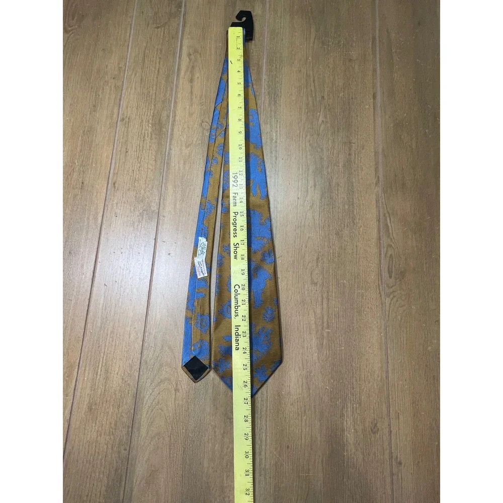 N/A vintage necktie